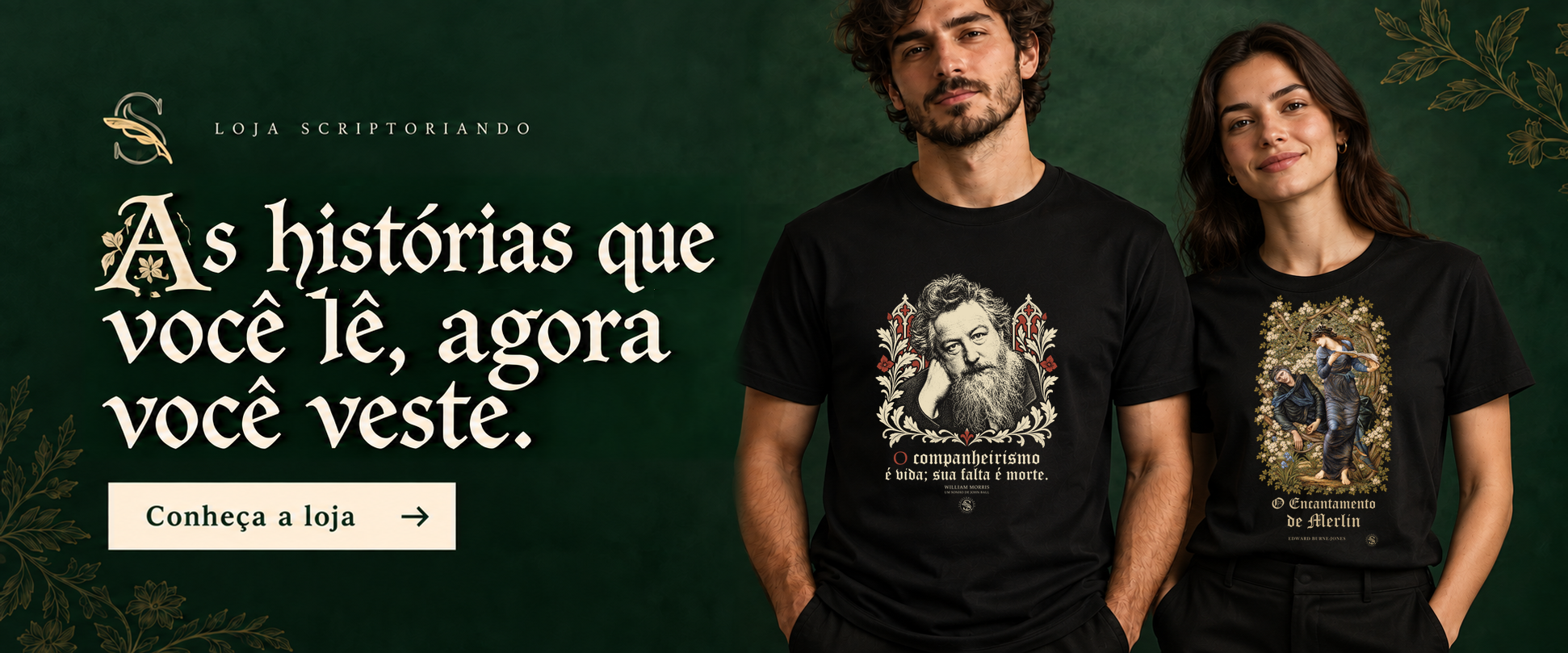Casal com camisetas Morris Companheirismo e O Encantamento de Merlin.